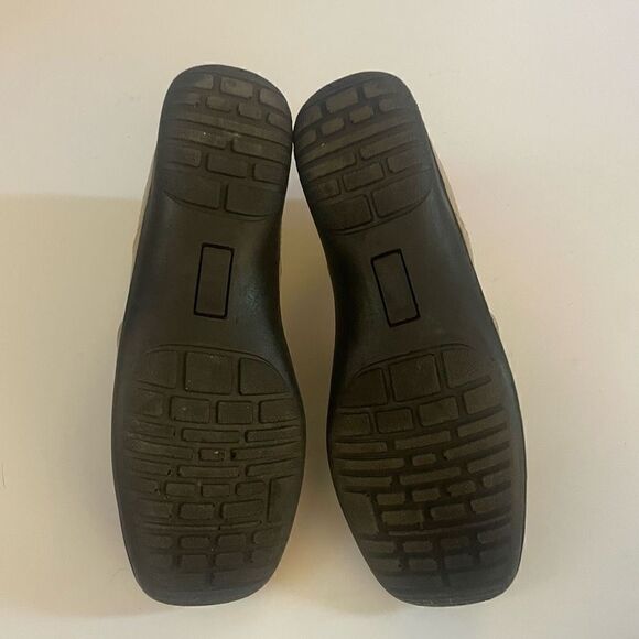 East Street Women’s Beige Slip On Flats Clogs Size 7.5 - Picture 8 of 8